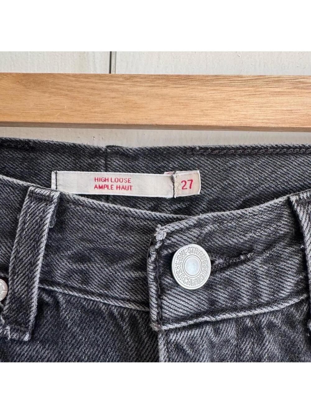 Levi’s High Loose Denim Jeans - Picture 6 of 6